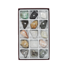 Load image into Gallery viewer, 2325 - SPECIFIC GRAVITY OF MINERALS KIT - 15 SPEC.
